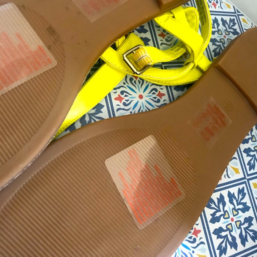 Slippers - Picture 3 of 6